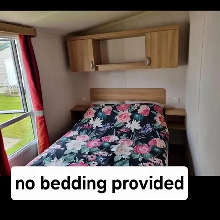 Lakeland Deluxe Caravan Hire *